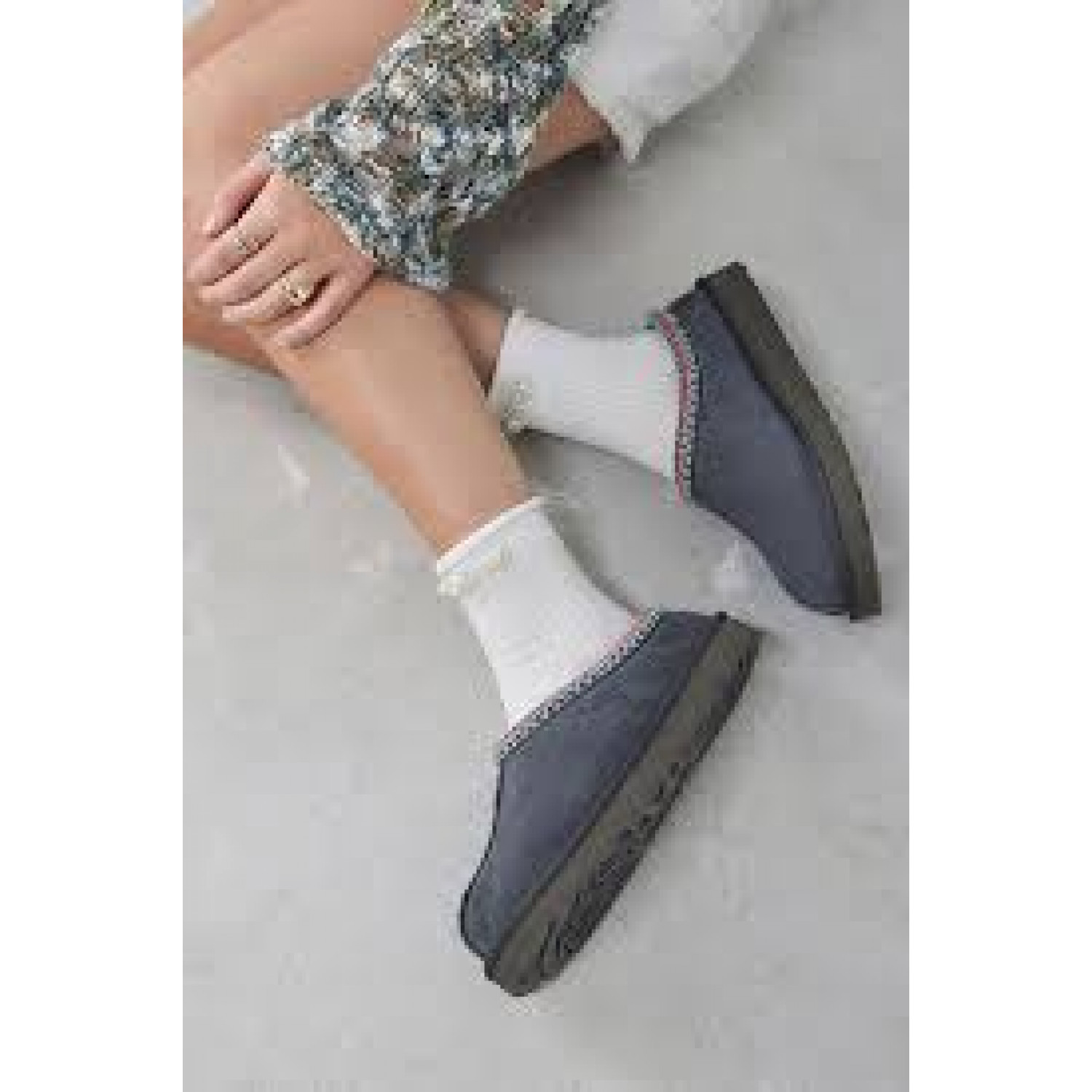 UGG Tasman Slipper - Grey