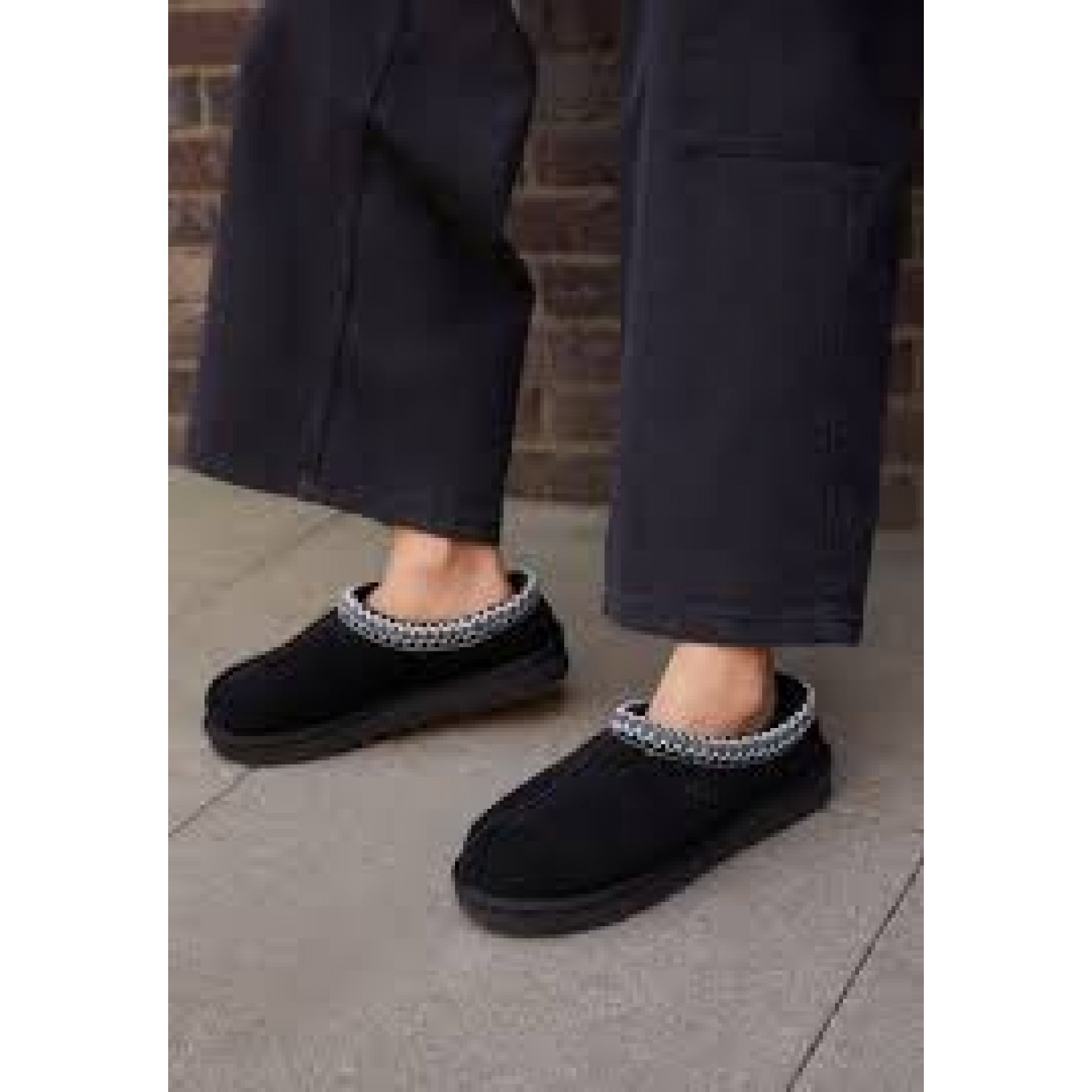 UGG Tasman Slipper - Black