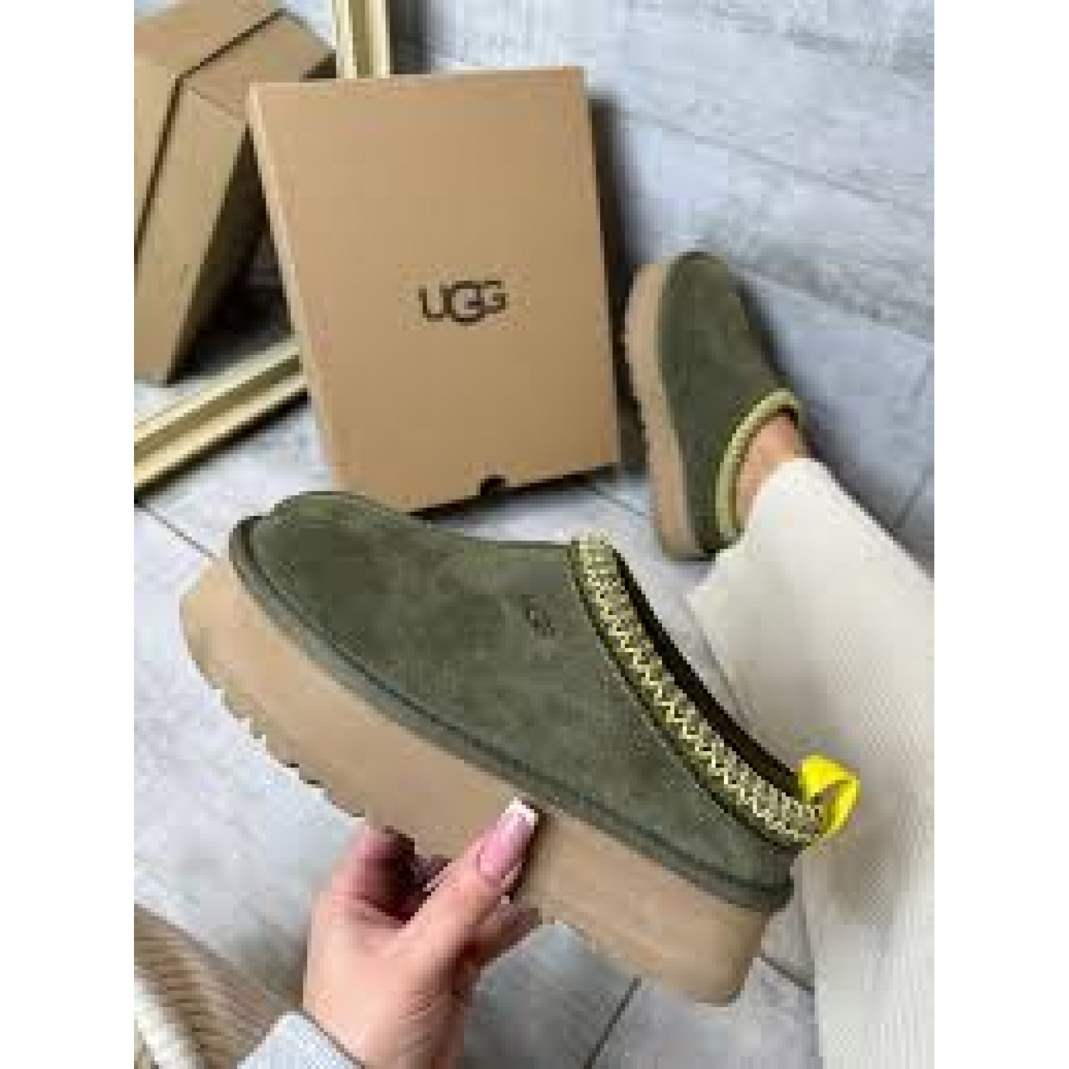 UGG Tazz Platform Burnt Olive