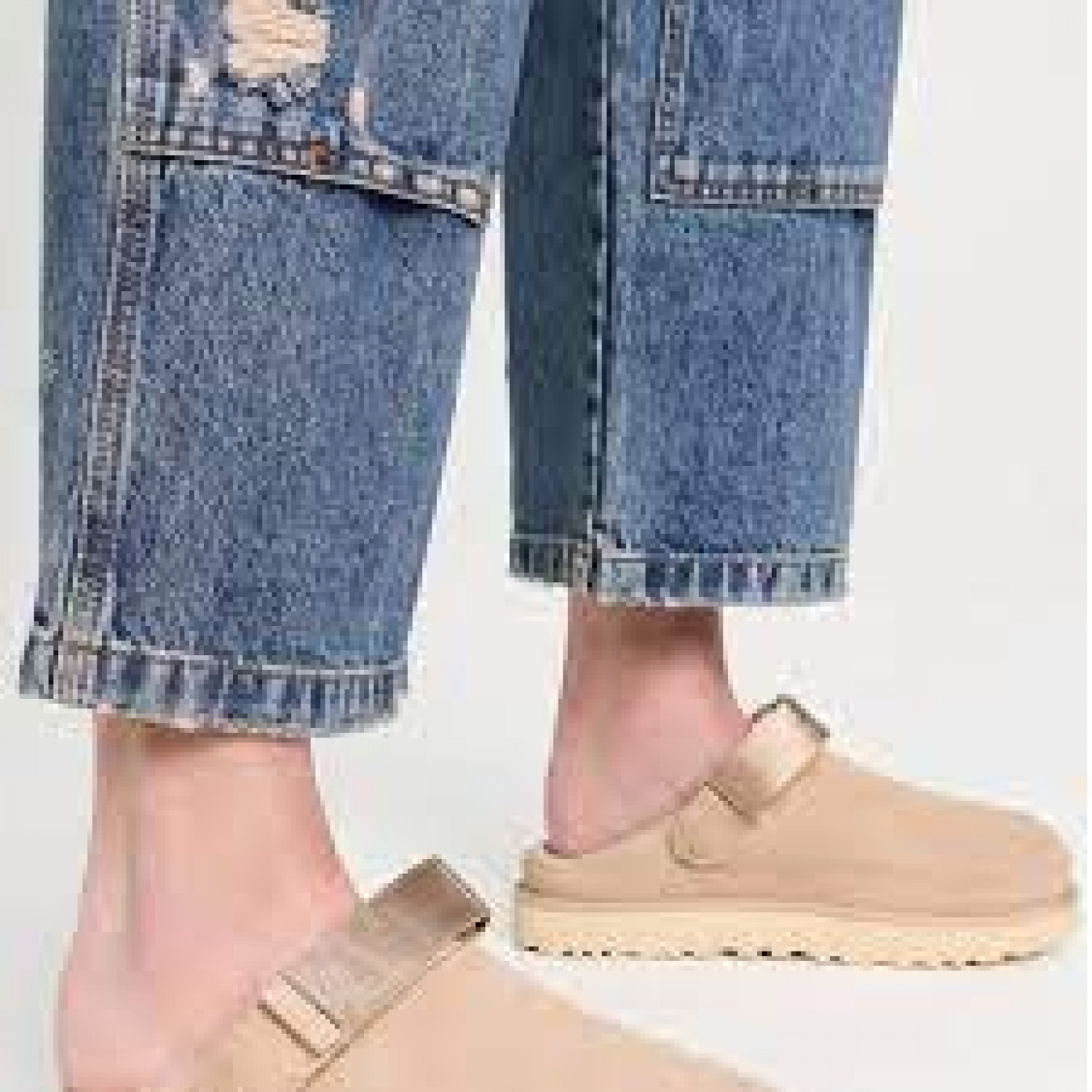 UGG Goldenstar Clog Sand