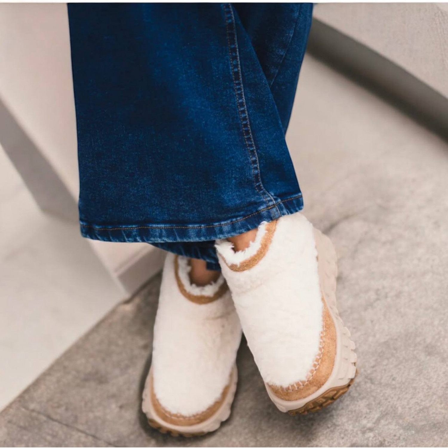 UGG Venture Daze Ultra Mini Cozy